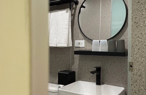 West Central District Casa | Stay Easy Inn