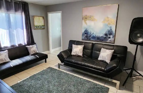 Central Alberta Casa | Stay for a while & live the lake front life-style!