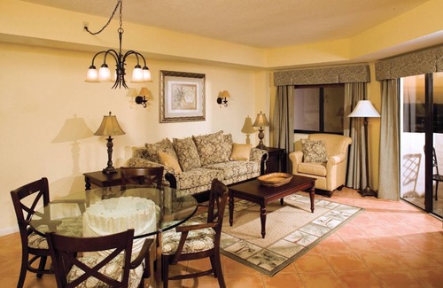 Pompano Beach Complejo | Stay Here & You'll Leave an Aquaholic!