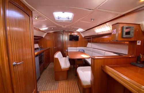 Albufeira Alquiler De Eote | Stay in a Boat - Algarve (Blue Pearl)