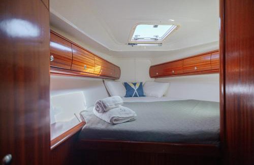 Albufeira Alquiler De Eote | Stay in a Boat - Algarve (Blue Pearl)