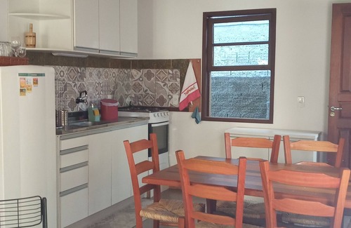 Lagoa Pequena Chalet De Esquí | Stay in a chalet on shared land, suited to the beach environment.