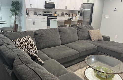 Snellville Casa | Stay in a new modern townhouse. Sleeps 10.