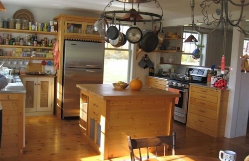 Wolcott Casa | Hospédese en una escuela renovada de la era Vermont de 1900 con vistas panorámicas a las montañas