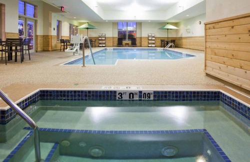 Canal Park Casa | Stay in a Retreat with Superb Amenities