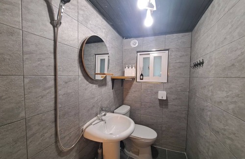 Sinchon-dong Casa | Stay in a sunny,clean,and spacious 5-bedroom house.