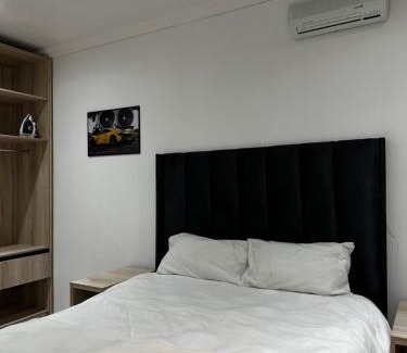 Weltevredenpark Casa | Stay In Carlazo - Unlimited WiFi, Solar backup