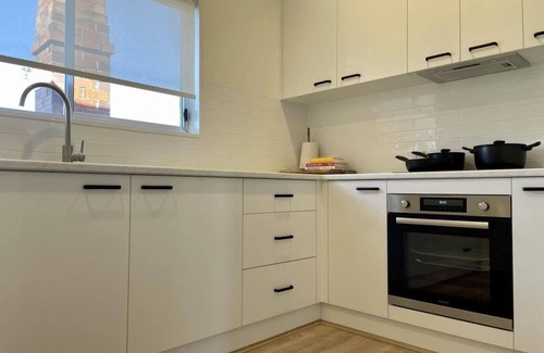 Turvey Park Apartamento | Stay in charming apartment in Grandview Building, Turvey Park. Free Wifi.