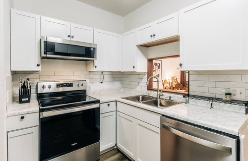 Ericsson Casa | Stay in Comfort, Explore with Ease – Your Ideal Minneapolis Getaway!