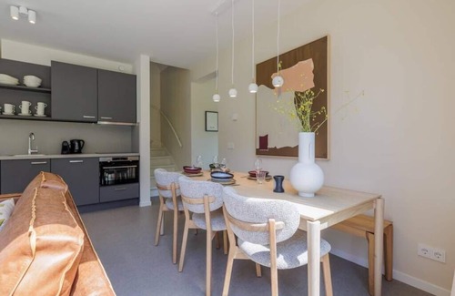 Oude-Tonge Casa | Stay in comfort in this modern, recently built holiday home with a beautiful view of the water from