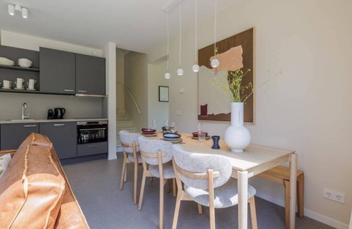 Oude-Tonge Casa | Stay in comfort in this modern, recently built holiday home with a beautiful view of the water from