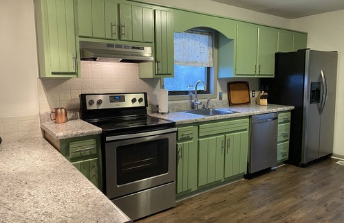 Cumming Cabina | Stay in Ducktown: The Cumming Duck Farm House - a new Premier Host VRBO listing!