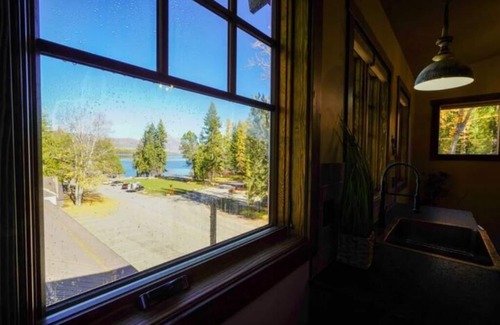 Agpar Apartamento | Stay in Glacier National Park @ Apgar Lookout, Suite 5 & 6