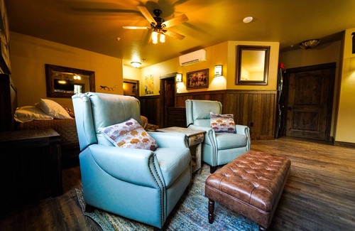 Agpar Apartamento | Stay in Glacier National Park @ Apgar Lookout Retreat, Suite 1