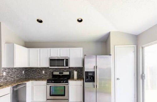 Southeast Arlington Casa | Stay in our World of Comfort