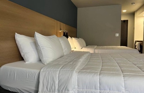 Sumner Casa | Stay in Portland at a great rate !!