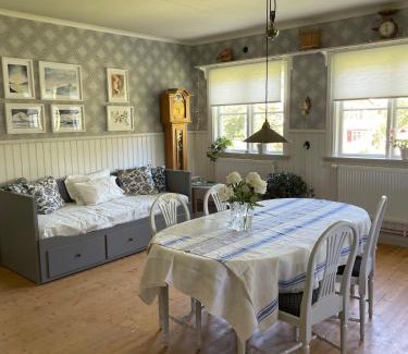 Vindeln Apartamento | Stay in Skogmästarvillan Hear the roar of the Vindelälven river