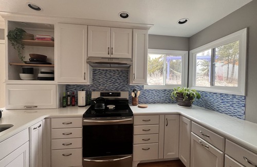 Skyway Casa | Stay in Style & Comfort with Our Family-Friendly VRBO near the Broadmoor Hotel