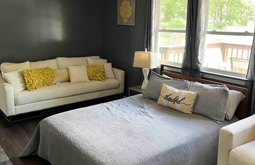 Danville Casa | Stay in the heart of Danville 2