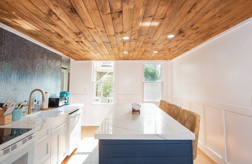Historic Hill Apartamento | STAY IN THE HEART OF NEWPORT!!