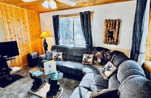 Yosemite West Casa | Stay in Yosemite-Cozy Bear North-Sleeps 5