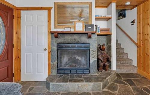 Yosemite West Casa | Stay in Yosemite-Cozy Bear North-Sleeps 5