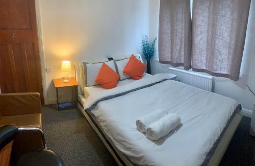 Eccles Casa | Stay Inn M30