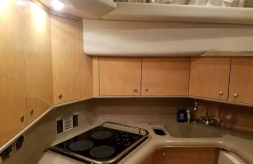 Old City Alquiler De Eote | Stay Like A Boss: on a Heated Two Bedroom Yacht in Center City with Free Parking