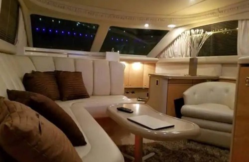 Old City Alquiler De Eote | Stay Like A Boss: on a Heated Two Bedroom Yacht in Center City with Free Parking