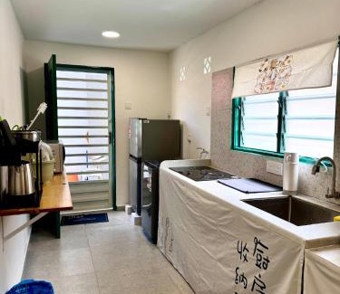 George Town Casa | Stay Meow Meow Mount Erskine Near Gurney Plaza, Adventist