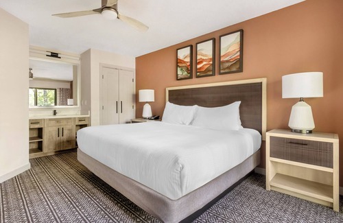 Sapphire Complejo | Stay Minutes From Panthertown Valley Trail! Pools, Business Center, Free Parking