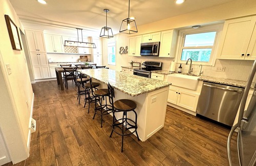 Mason Casa | "Stay 'n Play" in Mason - Game Room/ 4 Season Room/ Wooded Private yard/ Firepit