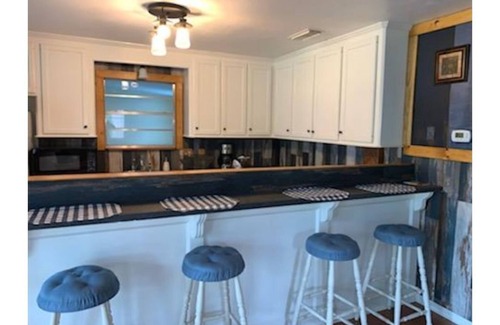 Crockett Apartamento | Stay 'n' Play Upstairs 2 Bedroom Apartment 1/4 mile from Houston County Lake
