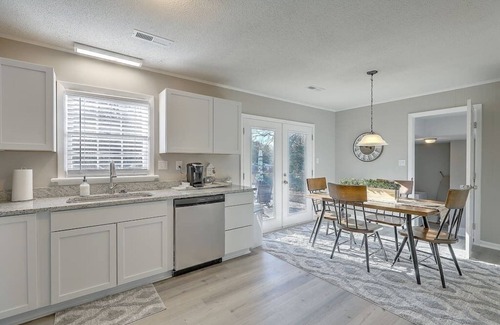 Goose Creek Casa | Stay near all Chas attractions, quiet comfort with fenced yard!