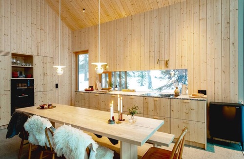 Akaslompolo Casa | Stay North - Villa Housu