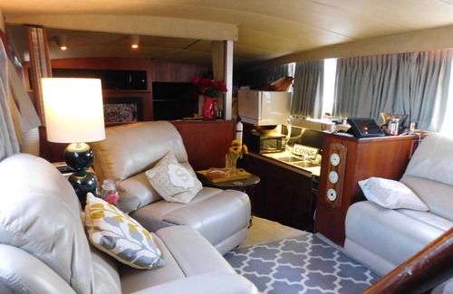 Sailboat Bend Alquiler De Eote | Alójese en un yate de 46 pies -2 habitaciones / 2 baños Downtown FL / 9. Sawgrass 8m