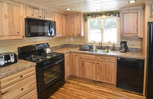 East Burke Cabina | Stay on Kingdom Trails in a three bedroom cabin!