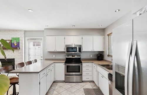 Tempe Casa | Stay on Sesame- Heated Pool & Spa 3BR Fall Ready