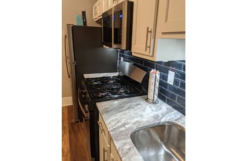 Clarksville Apartamento | Stay on the sunny side of Downtown Louisville!
