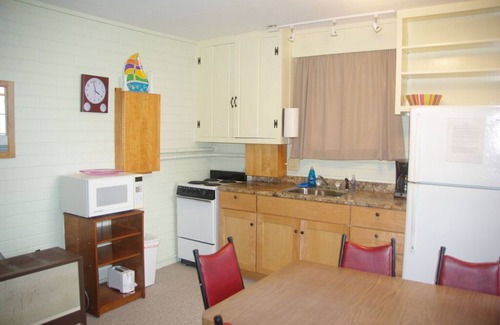 Lake Township Cabaña | Permanecer en el agua - Increíble Crystal Lake Lake Front Cottage!