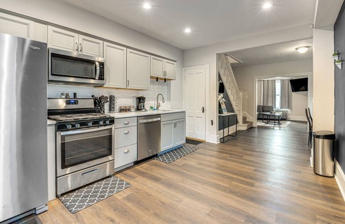 Stroudsburg Casa | Stay & Play in Dtwn Stroudsburg: Updated Townhouse