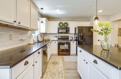 Lewis Center Casa | Stay & Play in Lewis Center: Home w/ Spacious Deck