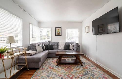 Sunnyside Casa | Stay Portland - Charming East Portland Base, Explore and Unwind