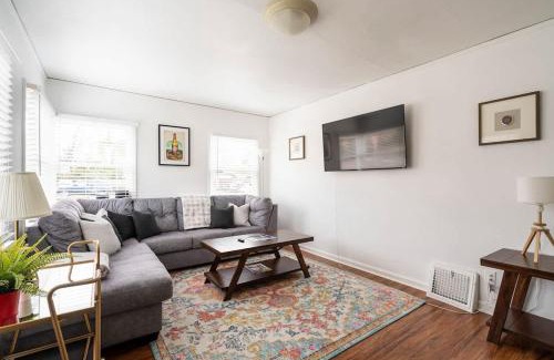 Sunnyside Casa | Stay Portland - Charming East Portland Base, Explore and Unwind