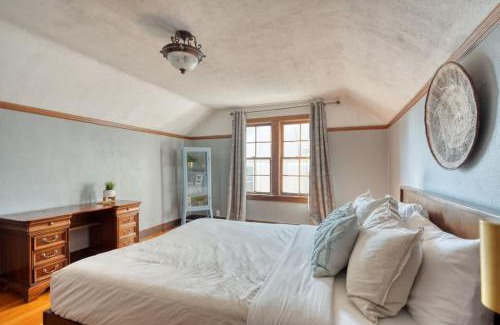 Portland Casa | Stay Portland - Charming Portland Home in Hollywood District