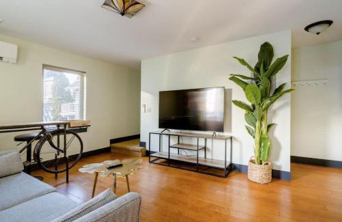 Belmont Casa | Stay Portland - Color Splash Apartment in the Heart of Portland