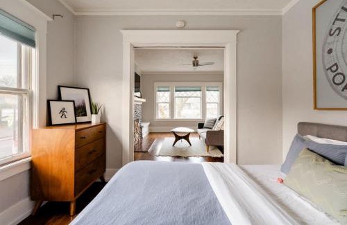 Belmont Apartamento | Stay Portland - Comfy SE Portland Apartment - Great Eats & Bars