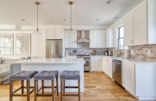 North Tabor Casa | Stay Portland - Custom North Tabor Farmhouse - Gym & Kitchen