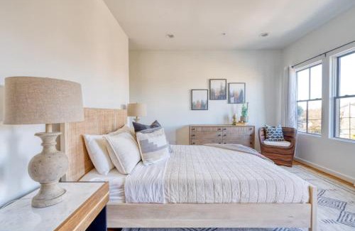 North Tabor Casa | Stay Portland - Custom North Tabor Farmhouse - Gym & Kitchen