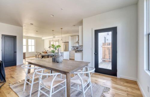 North Tabor Casa | Stay Portland - Custom North Tabor Farmhouse - Gym & Kitchen